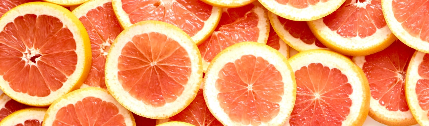 lose up of grapefruit slices