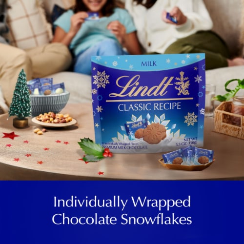 Lindt CLASSIC RECIPE Holiday Milk Chocolate Candy Snowflake Pouch Perspective: back