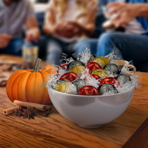 Lindt LINDOR Fall Assorted Chocolate Candy Truffles Bag Perspective: back