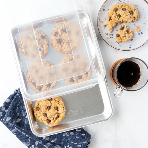Nordic Ware Quarter Sheet Pan with Lid Perspective: back