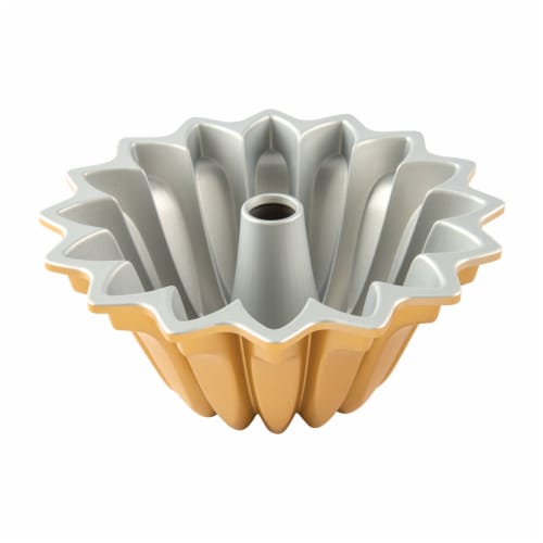 Nordic Ware Lotus Bundt Pan Perspective: back