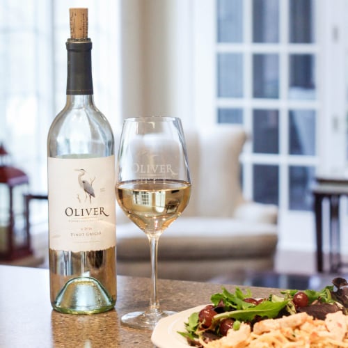 Oliver Pinot Grigio Indiana White Wine Perspective: back