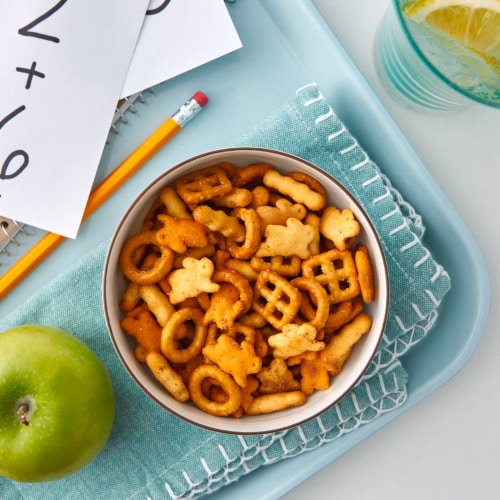 Annie's Organic Assorted Crackers and Pretzels Snack Mix Perspective: back