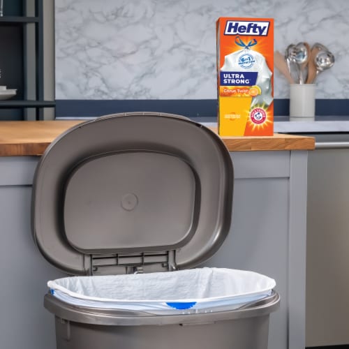 Hefty® Ultra Strong™ 13 Gallon White Citrus Twist™ Scented Trash Bags Perspective: back
