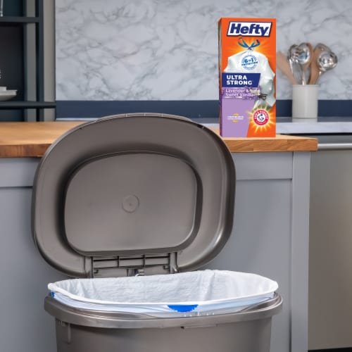 Hefty® Ultra Strong™ Lavender & Sweet Vanilla 13-Gallon Tall Kitchen Drawstring Trash Bags Perspective: back