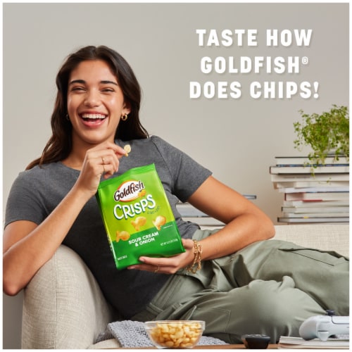 Goldfish® Crisps Sour Cream & Onion Crisps Crackers Perspective: back