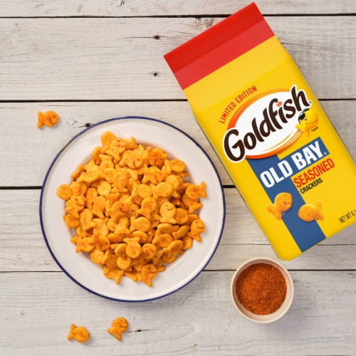 Goldfish Limited Edition Old Bay Seasoned Snack Crackers Perspective: back