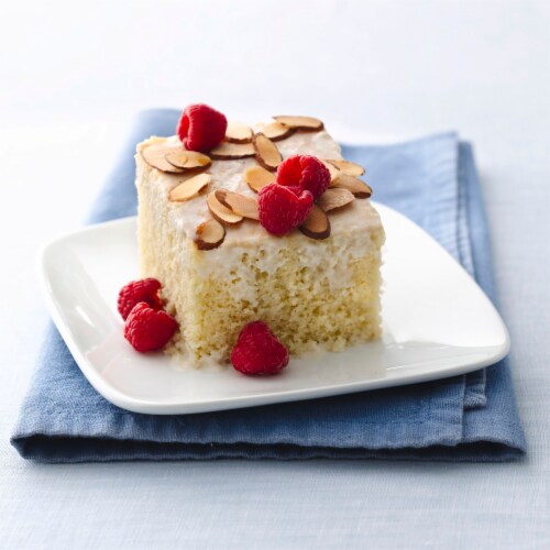 Betty Crocker Favorites Super Moist Vanilla Flavored Cake Mix Perspective: back
