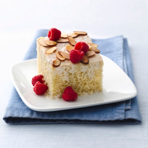 Betty Crocker Favorites Super Moist Vanilla Flavored Cake Mix Perspective: back