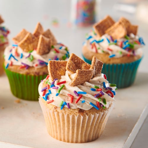 Betty Crocker Cinnamon Toast Crunch Cake Mix Perspective: back