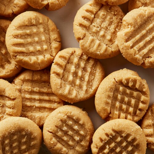 Pillsbury™ Eat or Bake REESE'S™ Peanut Butter Cookie Dough Perspective: back