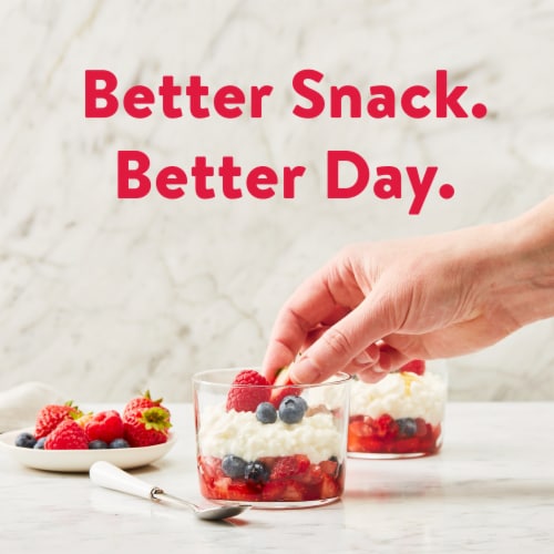Breakstone's Low Fat 2% Milkfat Small Curd Cottage Cheese Perspective: back