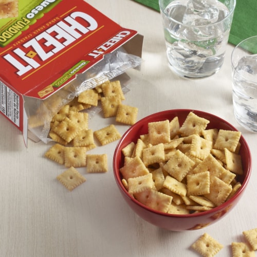 Cheez-It Baked Snack Cheese Crackers Queso Fundido Perspective: back