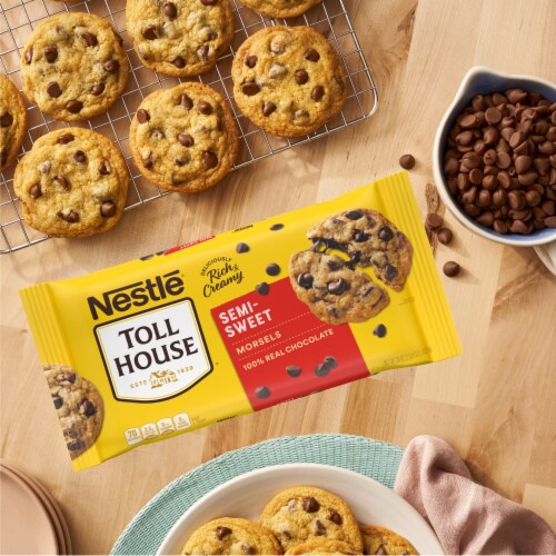 Nestle Toll House Semi Sweet Chocolate Chips Perspective: back