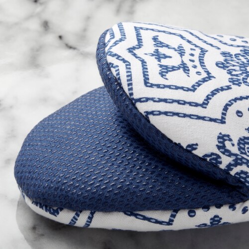 Martha Stewart Stripe Medallion Oven Mitts Perspective: back