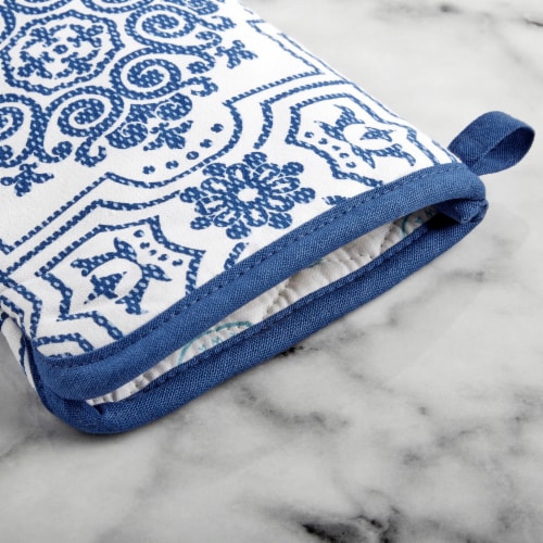 Martha Stewart Stripe Medallion Oven Mitts Perspective: back