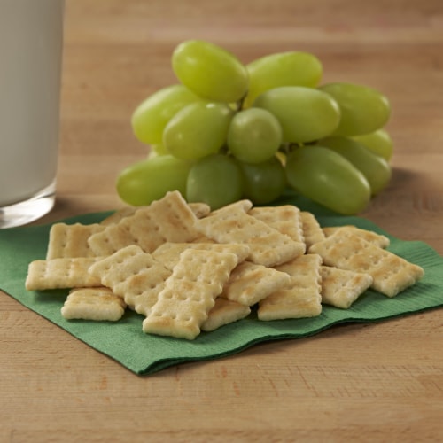 Club Original Crackers Perspective: back