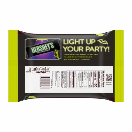 Hershey's Milk Chocolate Snack Size Halloween Candy Bars with Glow in the Dark Wrappers Perspective: back