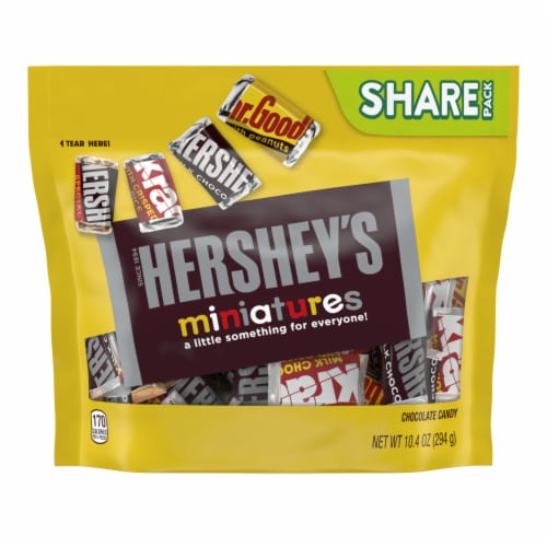 HERSHEY'S Miniatures Assorted Chocolate Christmas Candy Share Pack Perspective: back