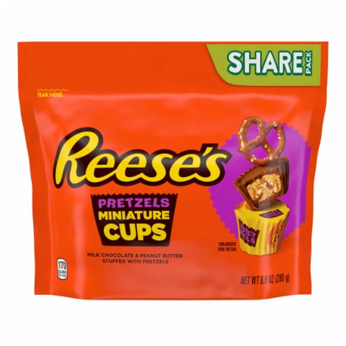REESE'S STUFFED WITH PRETZELS Miniatures Milk Chocolate Peanut Butter Cups Candy Share Pack Perspective: back