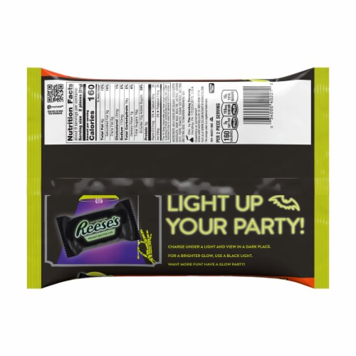 REESE'S Glow in the Dark Halloween Snack Size Perspective: back