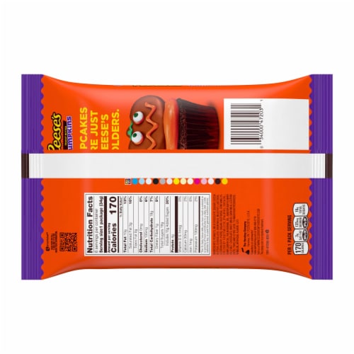 REESE'S Milk Chocolate Peanut Butter Pumpkins Halloween Candy Packs Perspective: back
