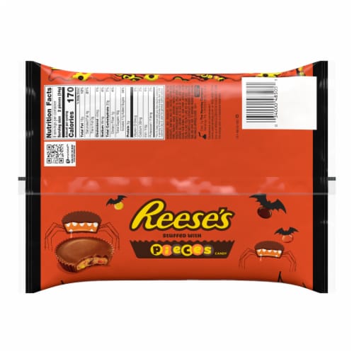 REESE'S PIECES Snack Size Peanut Butter Cups Halloween Candy Perspective: back