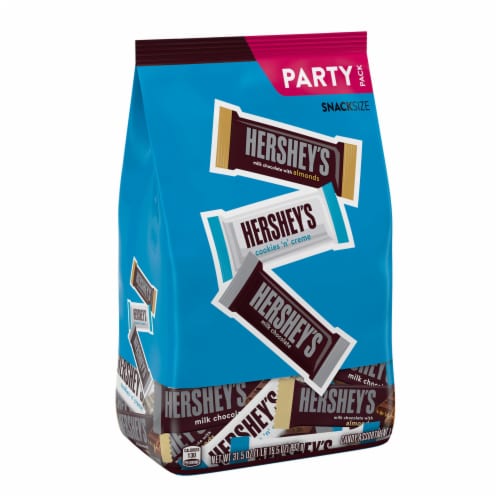 HERSHEY'S Assorted Milk Chocolate and White Creme Candy Party Pack Perspective: back