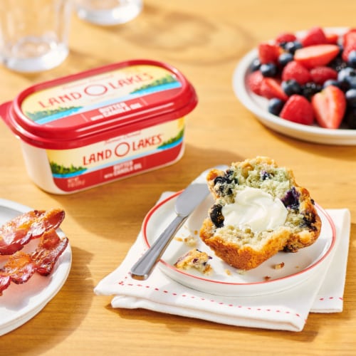 Land O Lakes Butter with Canola Oil Spreadable Perspective: back