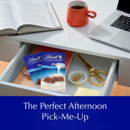 Lindt CLASSIC RECIPE Milk Chocolate Candy Bar Perspective: back