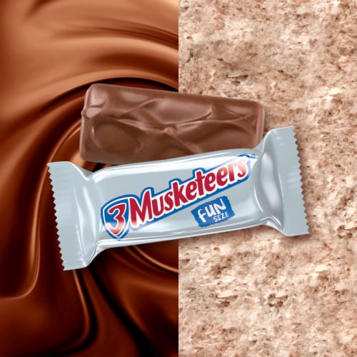 3 Musketeers Fun Size Milk Chocolate Candy Bars Bag Perspective: back