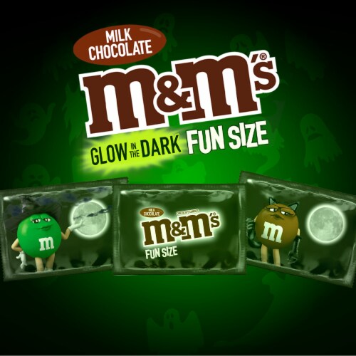 M&M'S Glow In The Dark Milk Chocolate Fun Size Halloween Candy Perspective: back