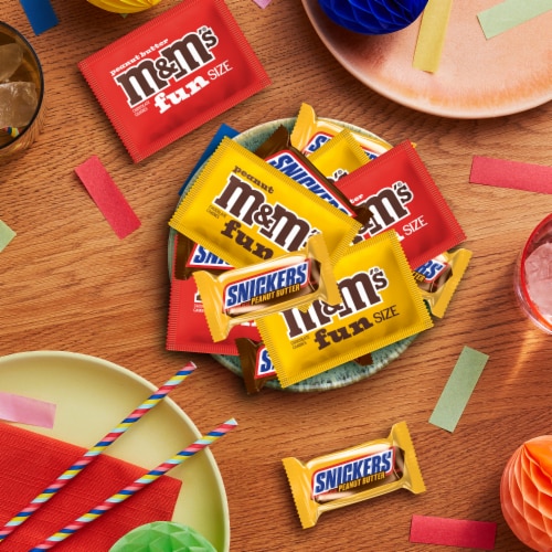Snickers & M&M'S Fun Size Peanut and Peanut Butter Chocolate Candy Variety Pack Bulk Bag Perspective: back