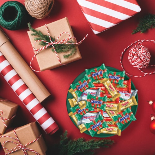Snickers Twix Milky Way & 3 Musketeers Minis Chocolate Christmas Candy Bars Bulk Bag Perspective: back