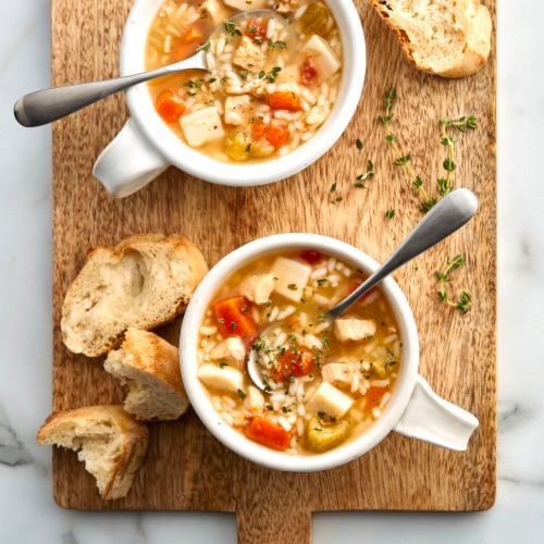 Progresso Traditional Chicken Rice with Vegetables Soup Perspective: back