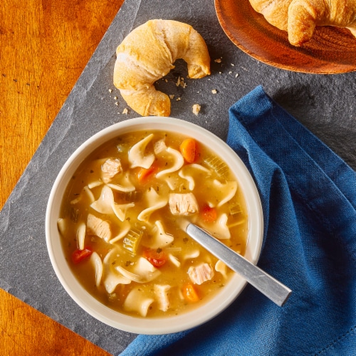 Progresso Traditional Chicken Noodle Soup Perspective: back