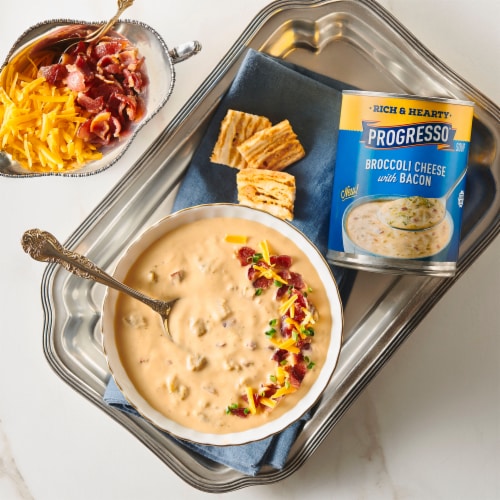 Progresso™ Rich & Hearty Gluten Free Broccoli Cheese With Bacon Soup Perspective: back
