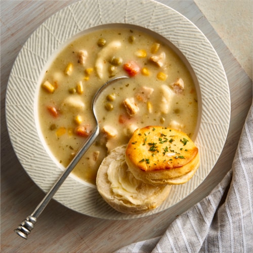 Progresso Rich & Hearty Chicken Pot Pie Style with Dumplings Soup Perspective: back
