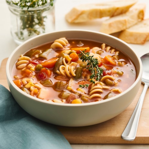 Progresso Vegetable Classics Vegetable Canned Soup Perspective: back