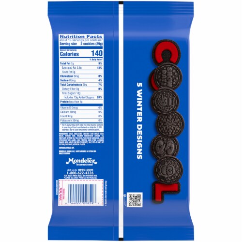 Oreo Winter Chocolate Sandwich Cookies Perspective: back