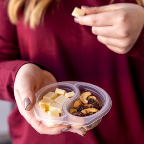 Sargento Balanced Breaks Sharp White Cheddar Cheese Cashews & Raisins Snack Packs Perspective: back