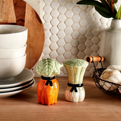 Tabletops Gallery Green Onion and Carrot Salt and Pepper Shakers Perspective: back