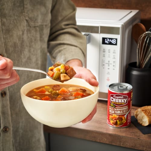 Campbell's® Chunky® Old Fashioned Vegetable Beef Soup Perspective: back