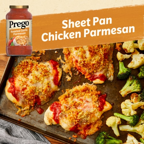 Prego® Pasta Sauce Italian Tomato Sauce with Roasted Garlic & Parmesan Cheese Jar Perspective: back