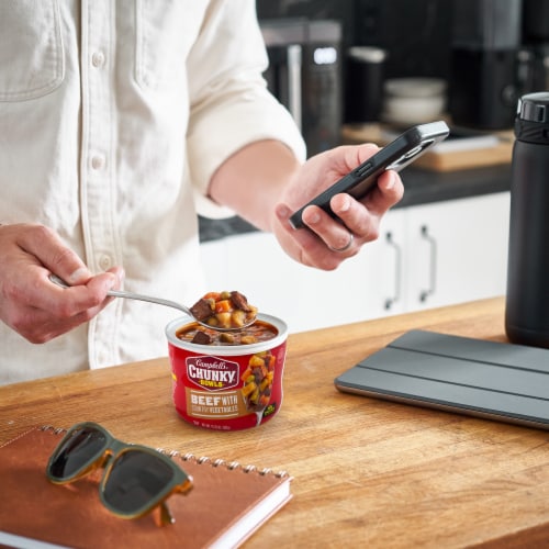 Campbell's® Chunky® Beef with Country Vegetables Soup Microwavable Bowl Perspective: back