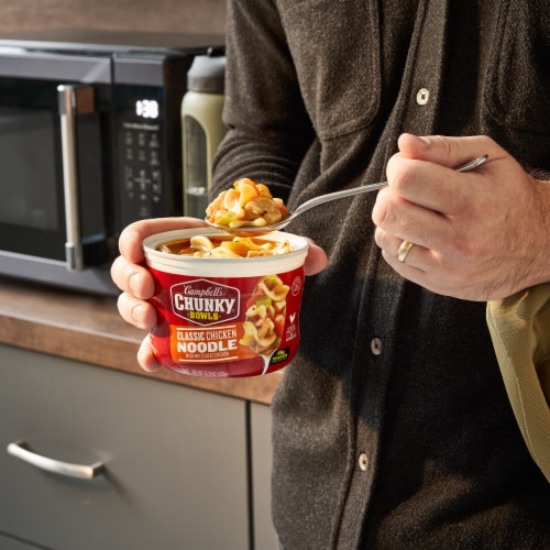 Campbell's® Chunky® Soup Classic Chicken Noodle Soup Microwavable Bowl Perspective: back