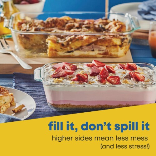 Pyrex Deep Portable Baking Dish with Sage Plastic Cover (4-Piece) 1138983 Perspective: back