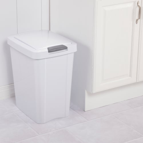 Sterilite 7.5 Gal Black Swing Top Wastebasket