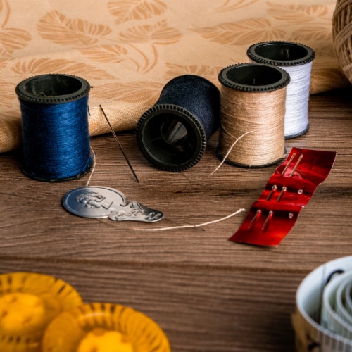 SINGER Hand Sewing Thread Perspective: back