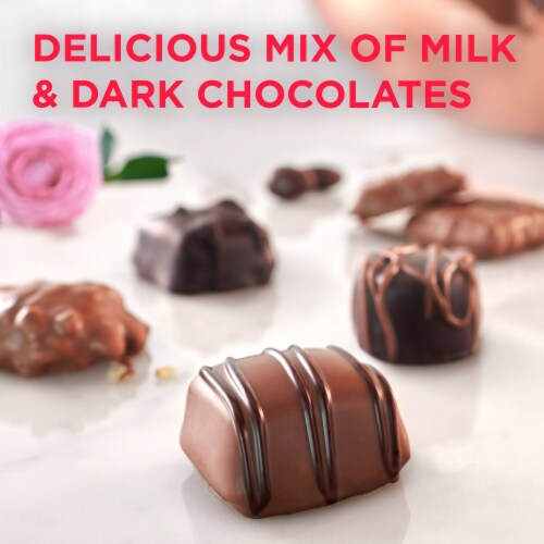 Ferrero Rocher Premium Gourmet Milk Chocolate Hazelnut Valentine's  Chocolate Heart Gift Box, 3.5 oz - Fry's Food Stores